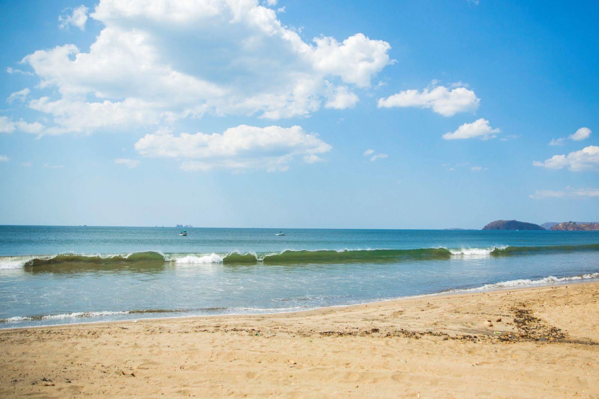 Rustic Beach Front Hotel ブラシリト エクステリア 写真